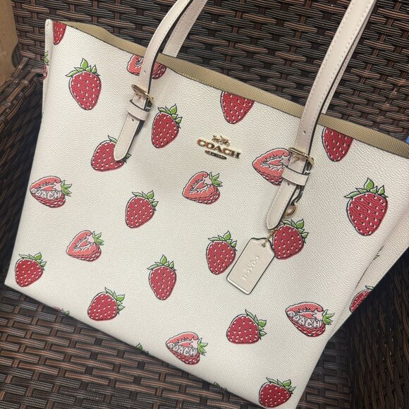 coach Mollie Tote Bag With Strawberry Print caq65